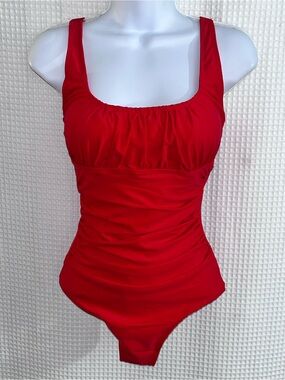 Upopby ladies Red Scoop One-Piece Swimsuit size 6 (NWT)
